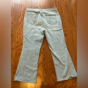 NEW WITHOUT TAGS! Old Navy Flare Jeans (16)